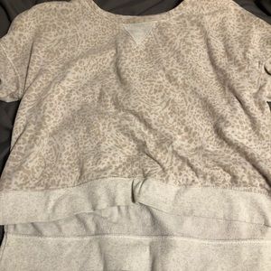 Cropped short sleeve pullover shirt